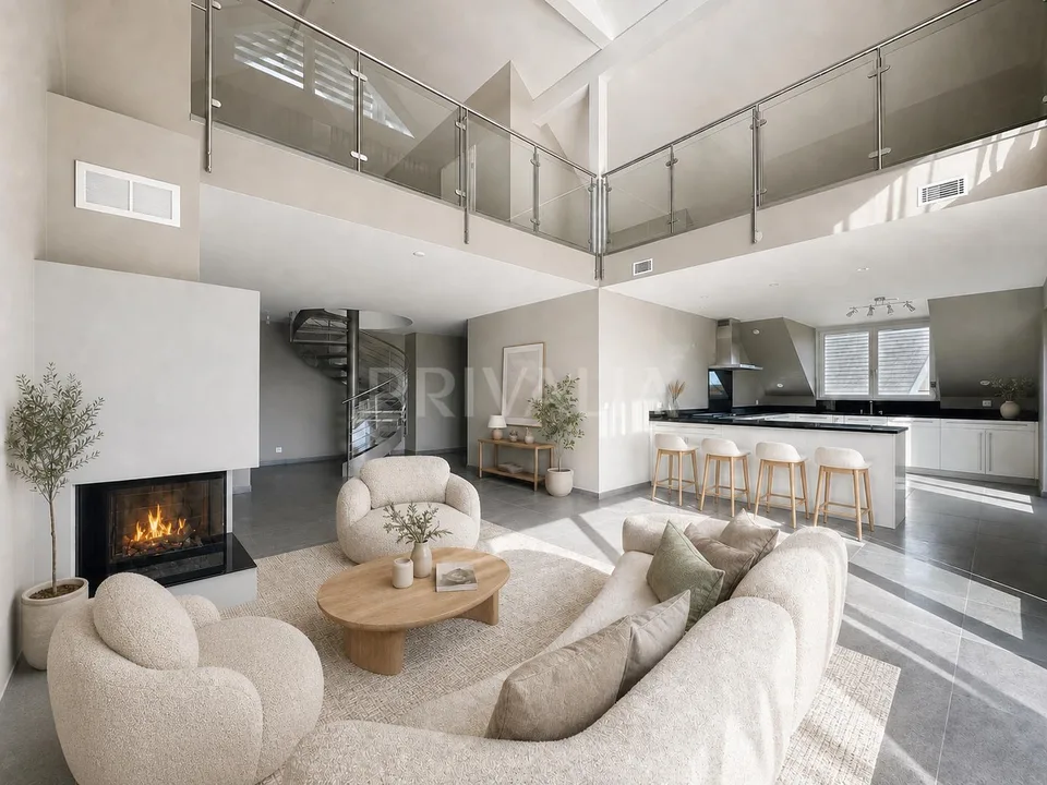 Attique en duplex Minergie de 135 m² avec balcon et cheminée à Mies