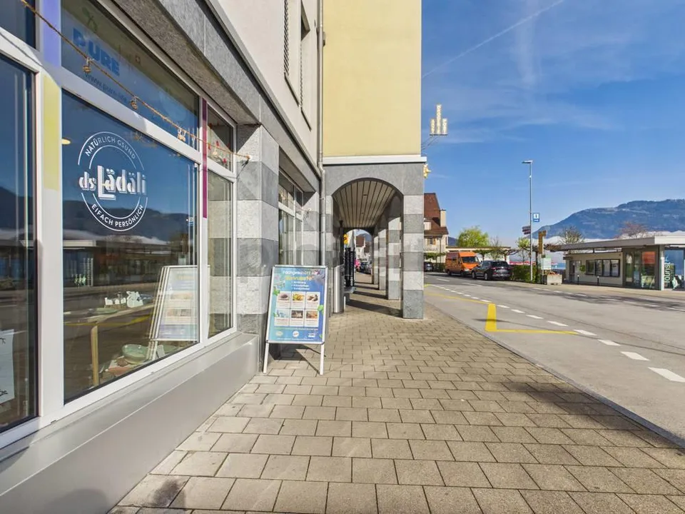Attraktive Anlageimmobilie an bester Lage in Beckenried – Gewerbefl...