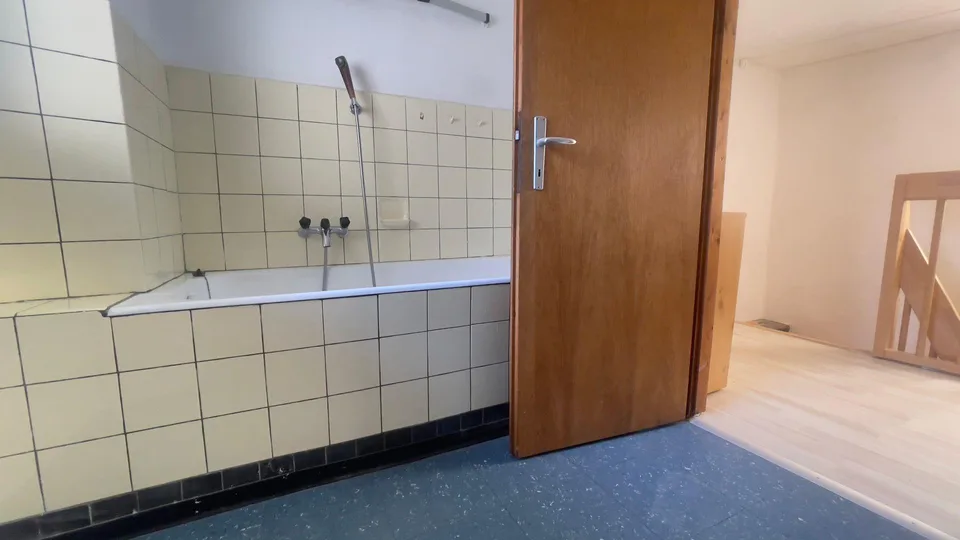 Residenza secondaria possibile — Due rustici contigui a Gorduno