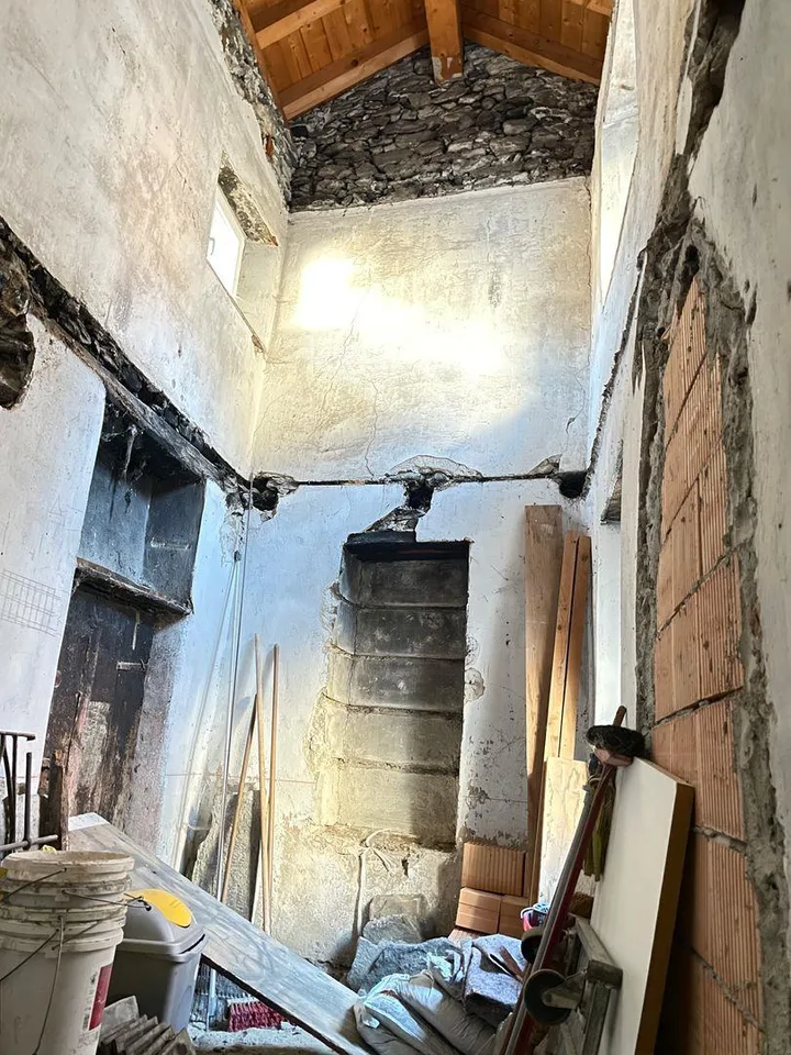 Residenza secondaria possibile — Due rustici contigui a Gorduno