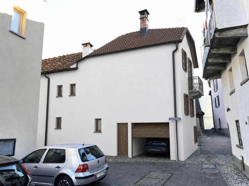 Residenza secondaria possibile — Due rustici contigui a Gorduno