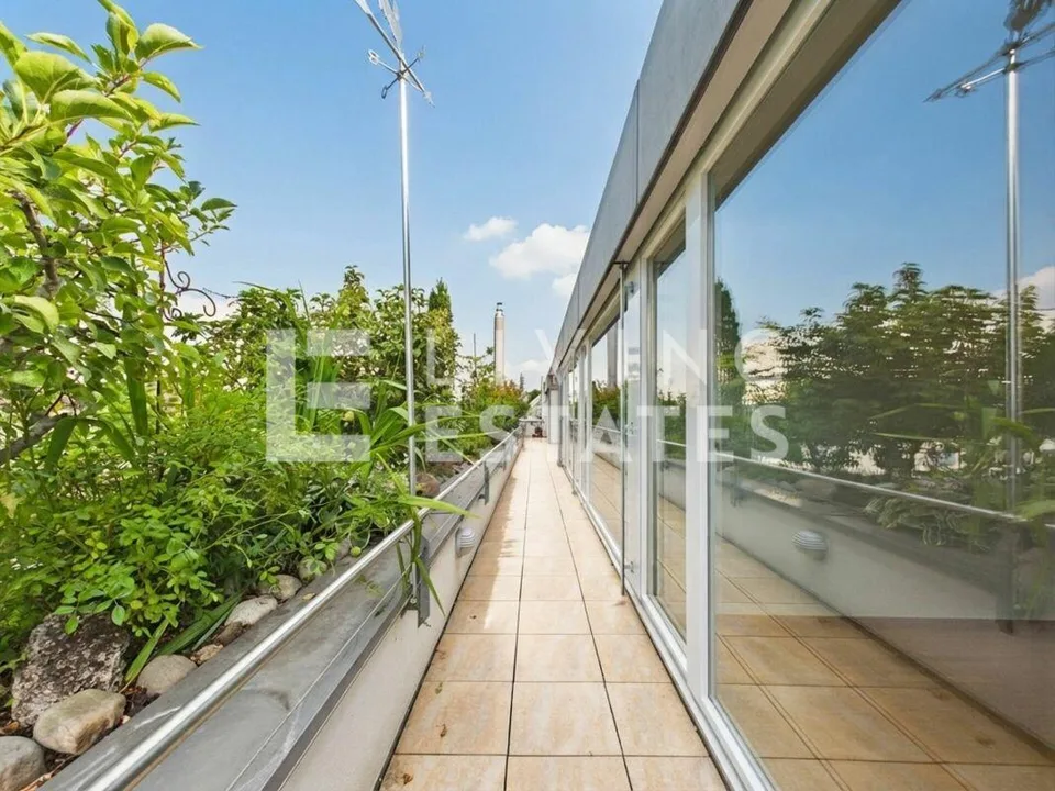 ZWISCHEN HIMMEL UND ERDE - TERRASSE. AUSBLICK. PRIVATSPHÄRE.