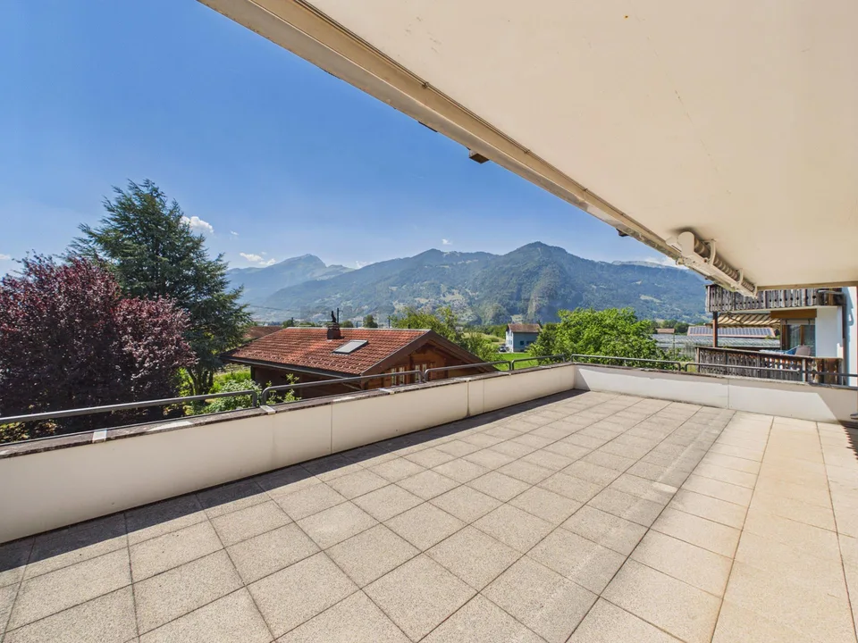 Vivere accogliente con terrazza soleggiata e vista meravigliosa