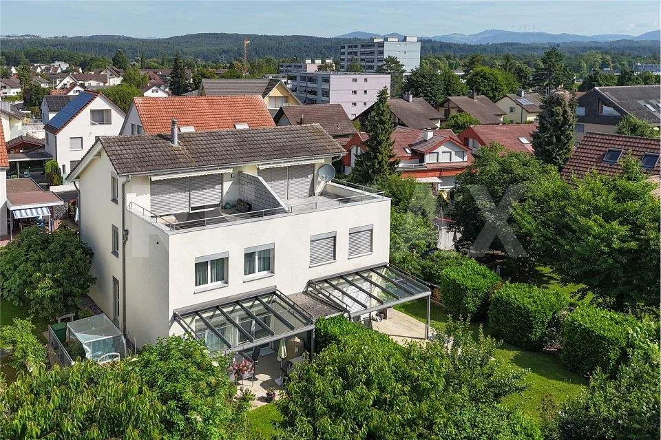 In top Zustand: 5.5 Zimmer-Doppel-Einfamilienhaus in Möhlin zu verk...