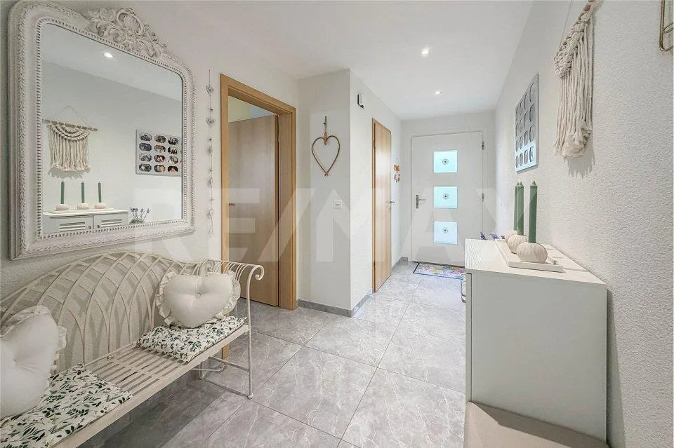 In top Zustand: 5.5 Zimmer-Doppel-Einfamilienhaus in Möhlin zu verk...