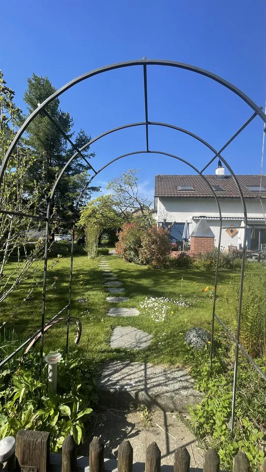 Einfamilienhaus mit grossem Grundstück & Entwicklungspotenzial