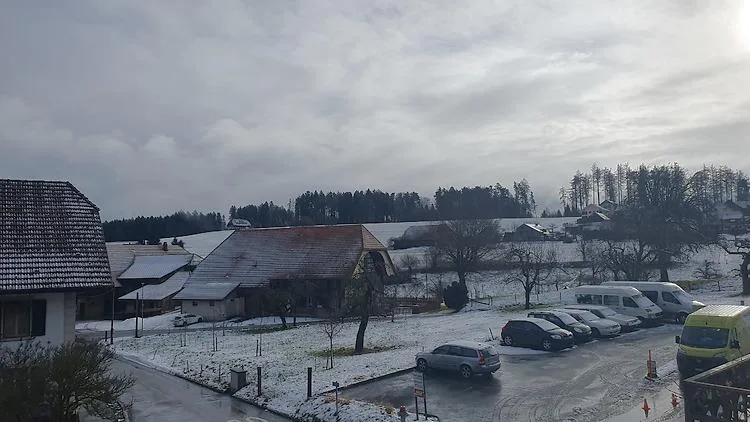 STUDIO IN WAHLENDORF (BE), MÖBLIERT, TEMPORÄR
