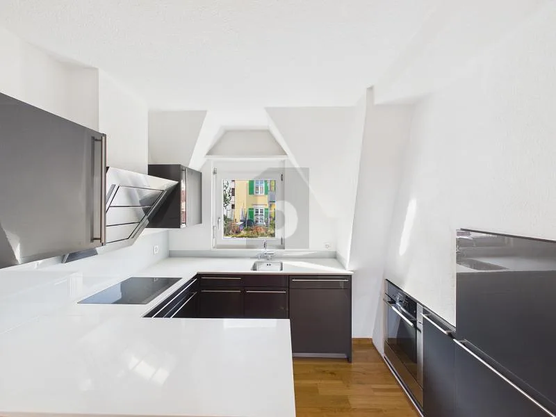 DACHTERRASSE UND BALKON AN ZENTRALER LAGE