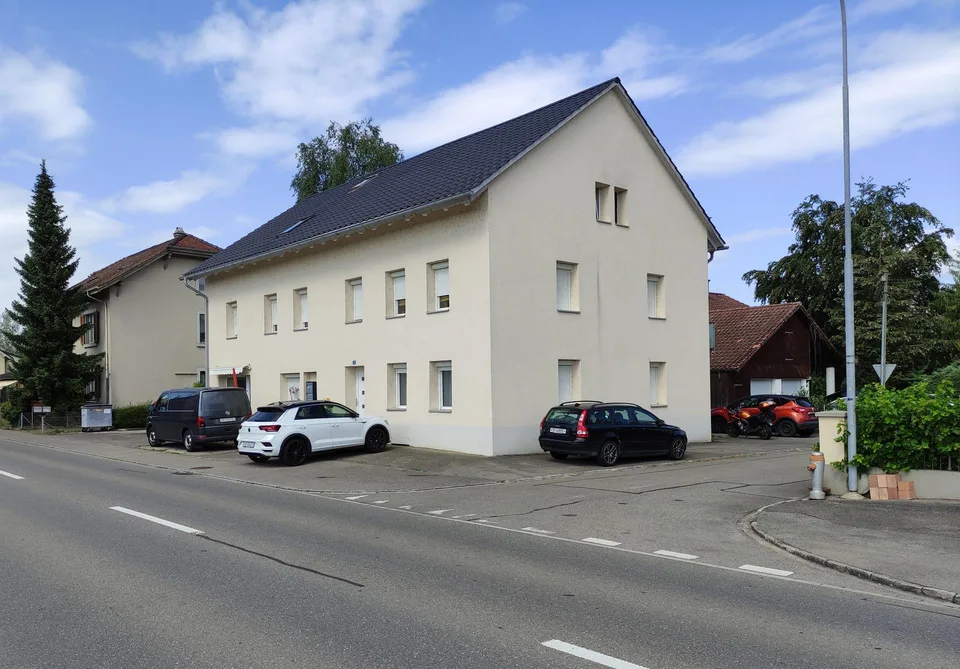 Gemütliche 3.5 Zimmer Erdgeschosswohnung mit Sitzplatz