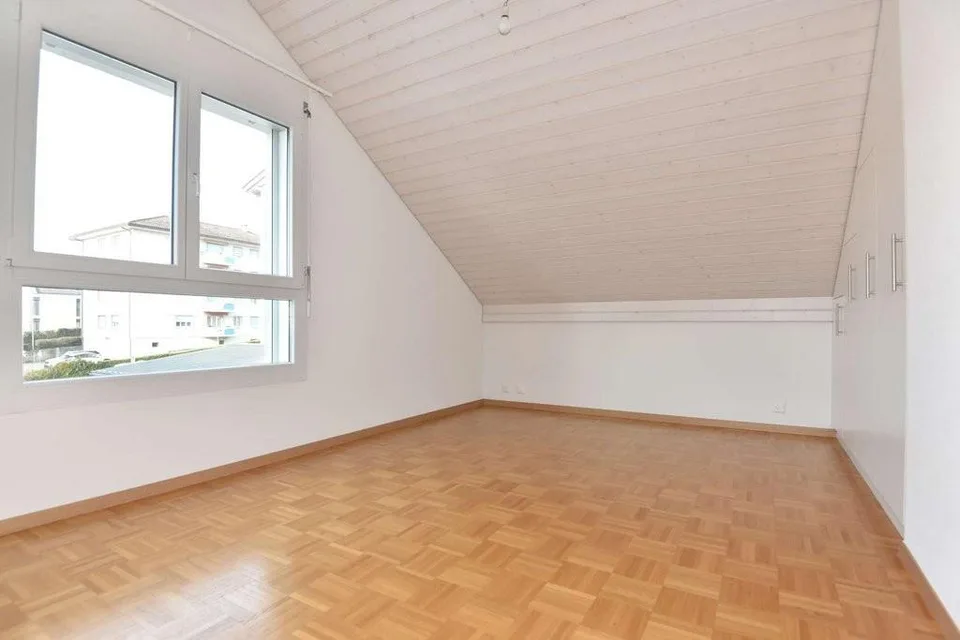 Duplex apartment with mezzanine