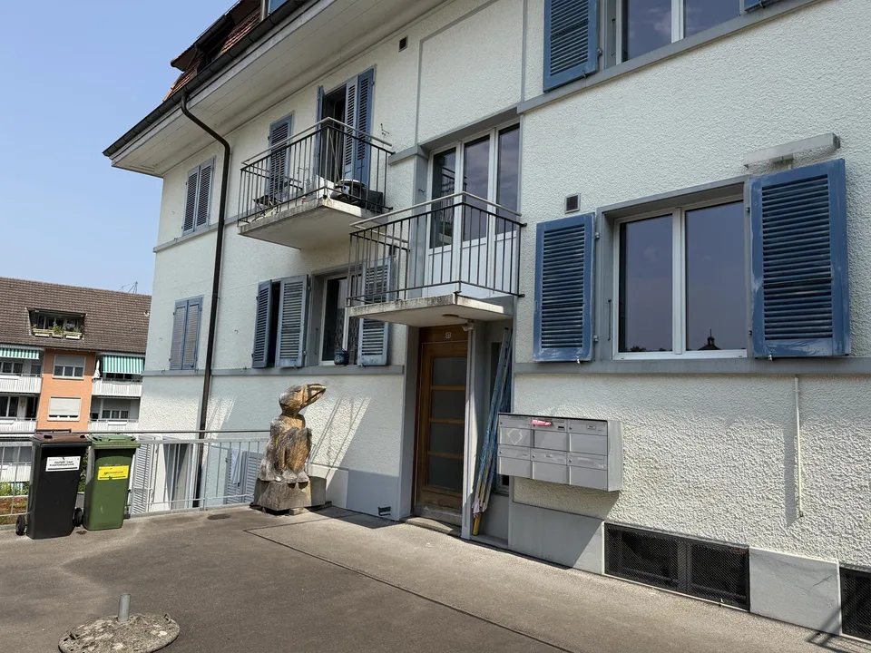 2-Zimmerwohnung 1. OG rechts an zentraler und ruhiger Lage