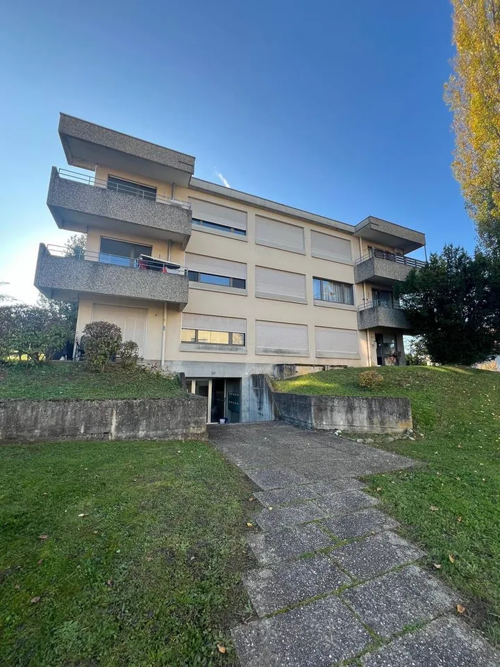 2 Zimmer-Wohnung in kleinerer Überbauung zu vermieten
