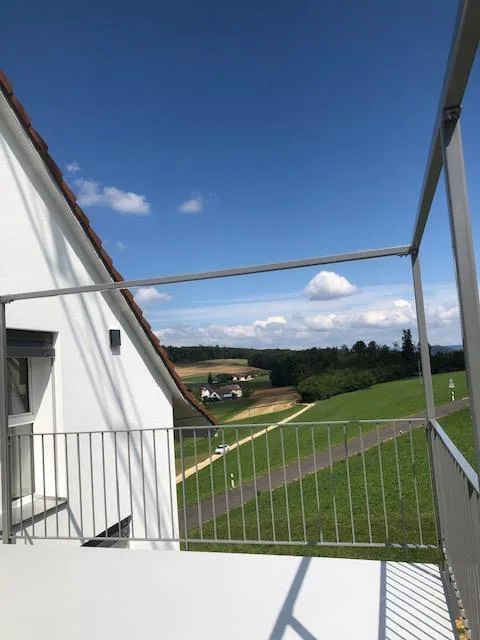 Wunderbare Aussicht - 3.5-Zimmerwohnung, plus Galerie,  im Grünen