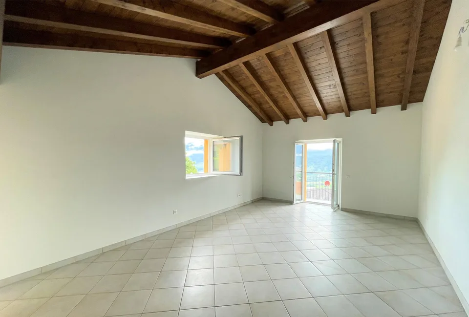 Spaziosa villetta completamente rinnovata in zona comoda e tranquilla