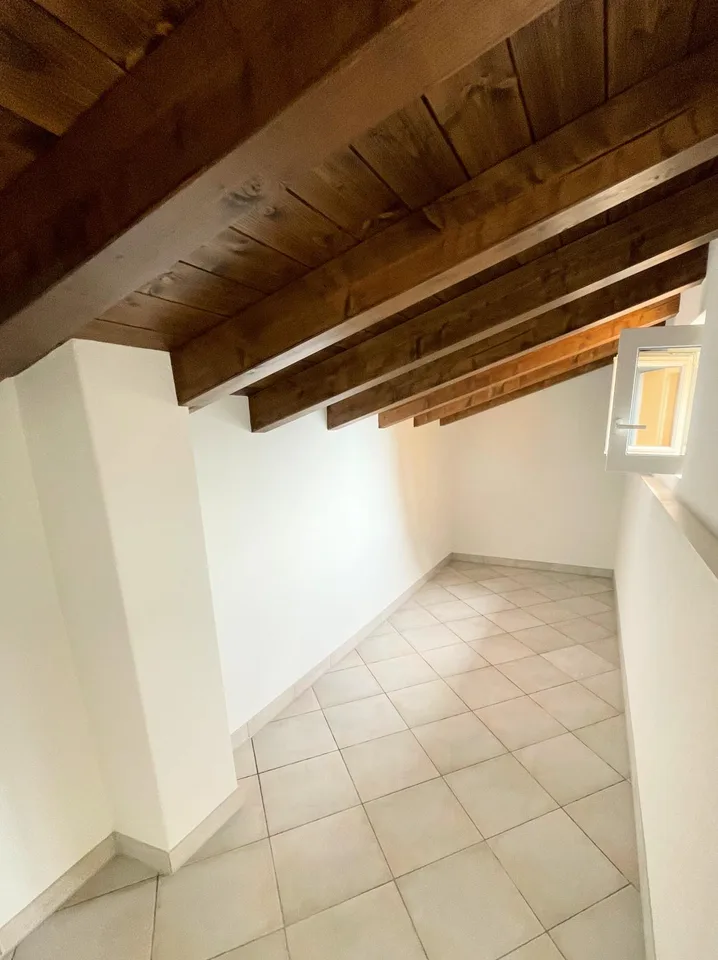 Spaziosa villetta completamente rinnovata in zona comoda e tranquilla