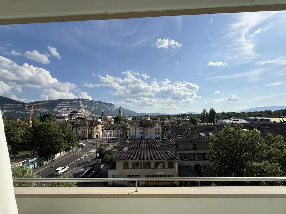 Reprise de bail – 4 pièces 90 m² avec balcon & vue Salève –Place Favre
