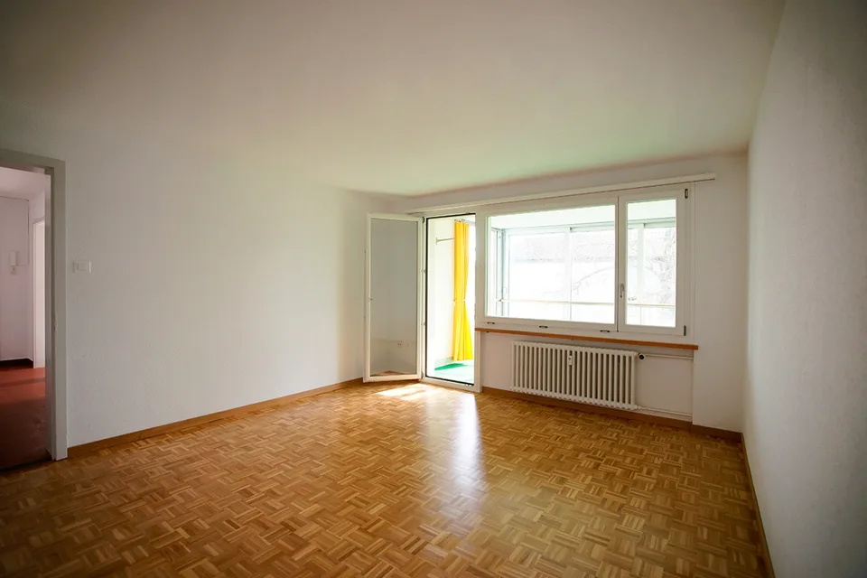 schöne 3 Zimmerwohnung mit grosser verglaster Veranda