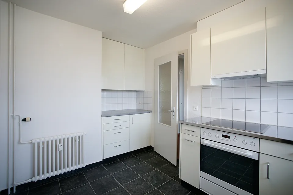 schöne 3 Zimmerwohnung mit grosser verglaster Veranda