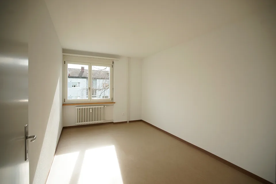 schöne 3 Zimmerwohnung mit grosser verglaster Veranda