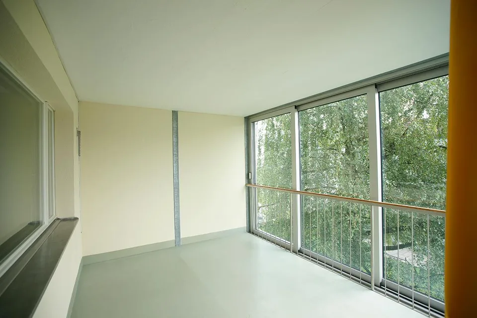 schöne 3 Zimmerwohnung mit grosser verglaster Veranda
