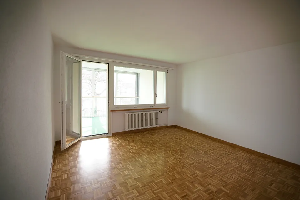 schöne 3 Zimmerwohnung mit grosser verglaster Veranda