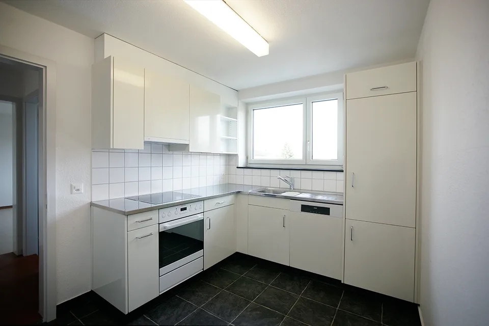 schöne 3 Zimmerwohnung mit grosser verglaster Veranda