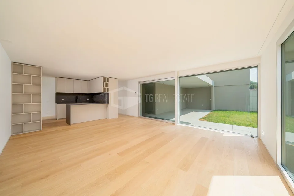 Maison moderne de 5.5 pièces avec jardin