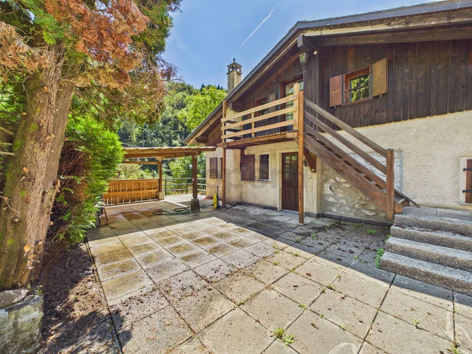 Maison villageoise de 3 appartements (2x 3.5 pces et 1x 2.5 pces) a...