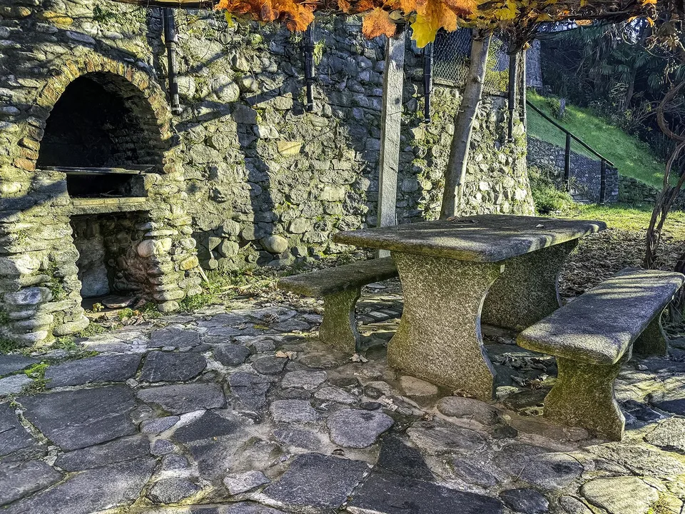 Zweitwohnsitz: 2.5 ZimmerWohnung mit Garten, am Fluss Maggia