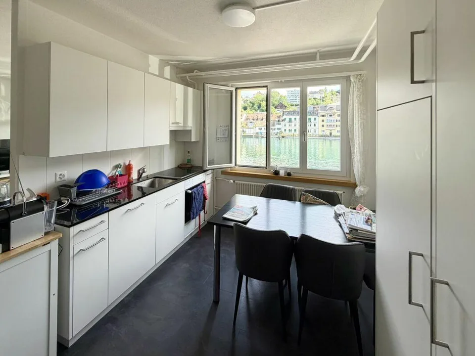 Rental property with unobstructable Rhine view and development potential