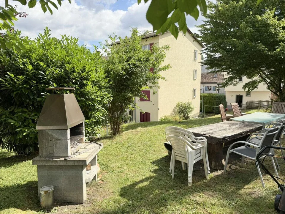 Rental property with unobstructable Rhine view and development potential