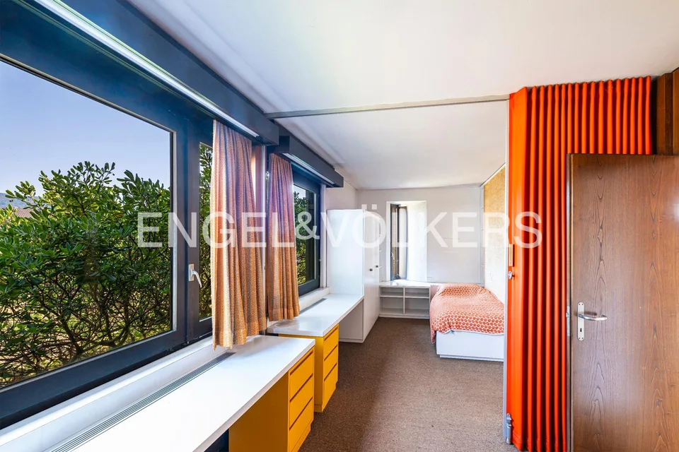 Villa mit Pool und grossem Potenzial
