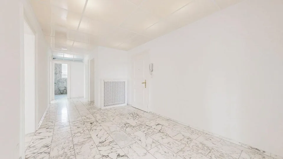 Luxuriöse Wohnung mit Schlossblick, Pool und grosser Terrasse! – Foto 9 von 12
