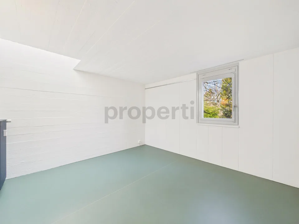 Newly renovated 3.5-room apartment with balcony in Flamatt