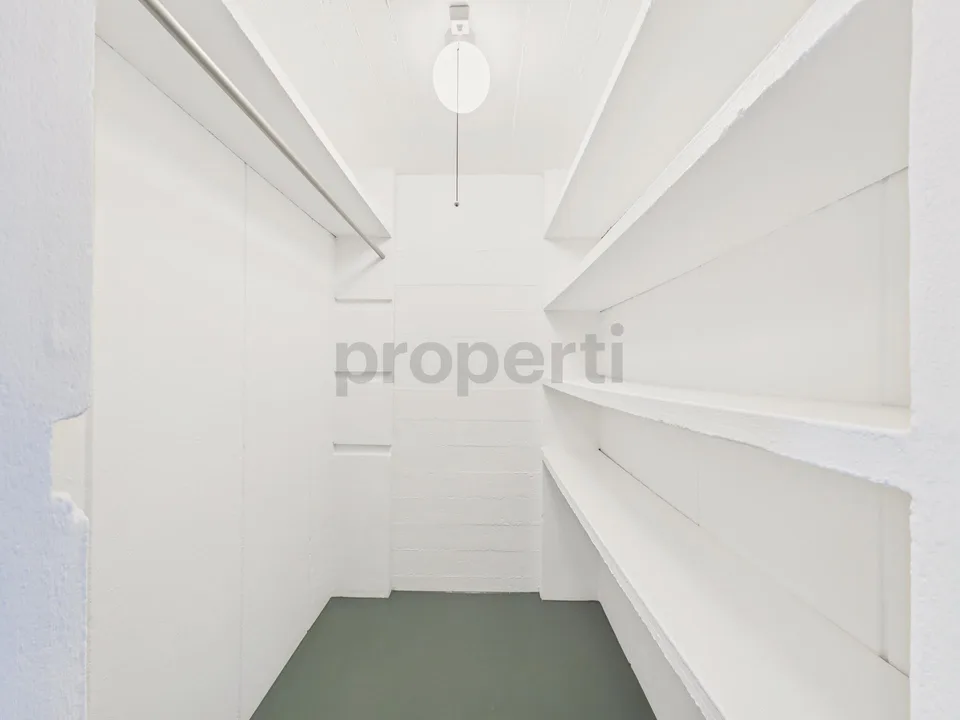 Newly renovated 3.5-room apartment with balcony in Flamatt