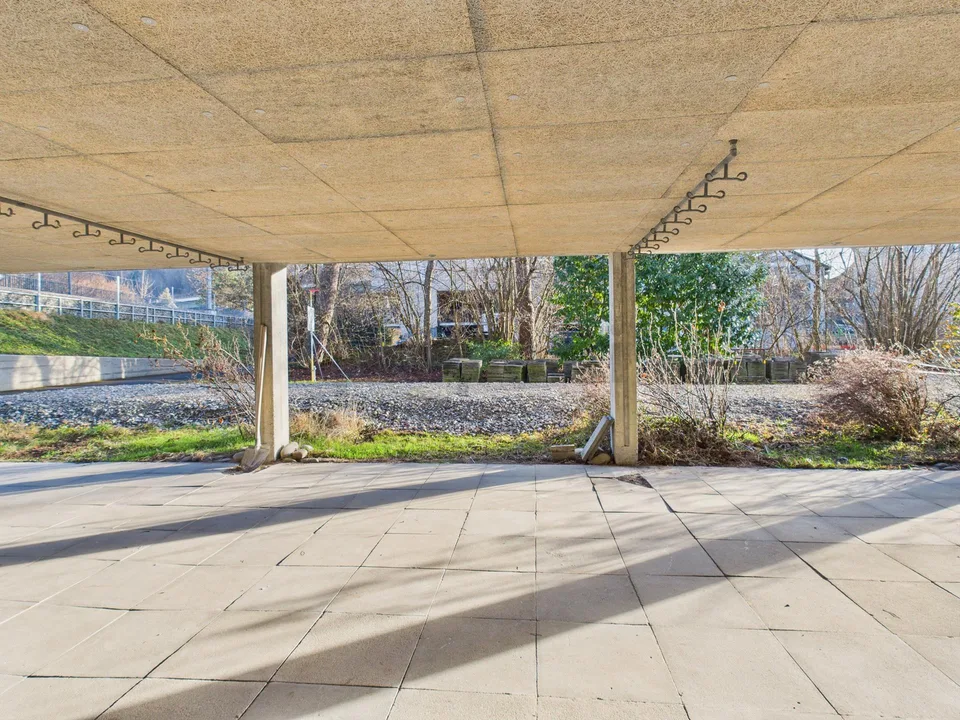 Newly renovated 3.5-room apartment with balcony in Flamatt