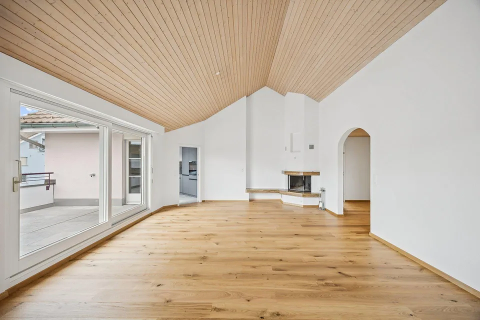 Erstvermietung nach Sanierung - attraktive Dachwohnung