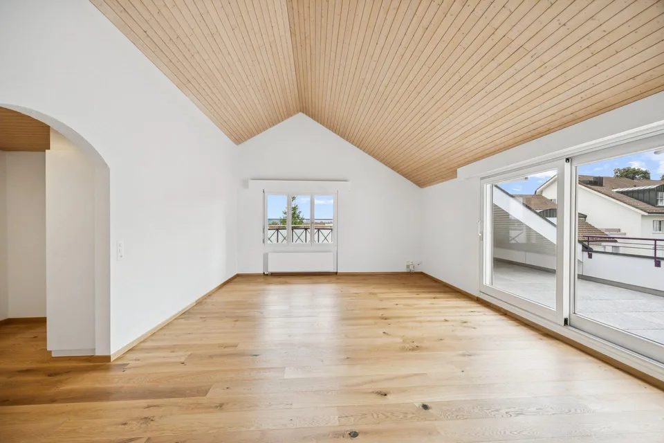 Erstvermietung nach Sanierung - attraktive Dachwohnung