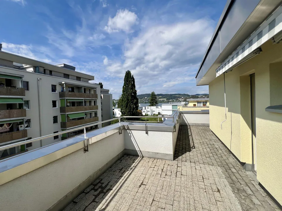 Attic apartment in Matthofring waiting for you!