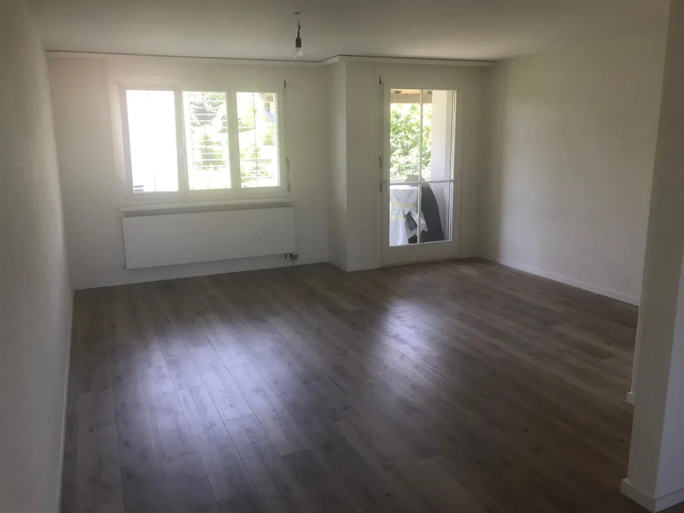 Sonnige und ruhige 3 1/2 Zi.-Whg. zu vermieten