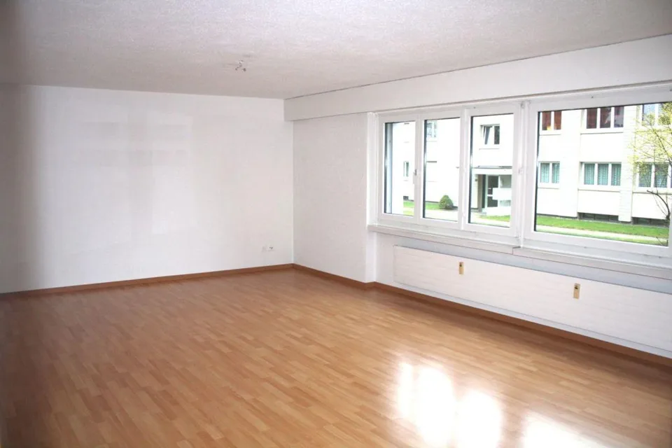 Grosszügige Hochparterre Familienwohnung