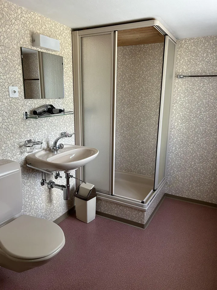 Günstiges, möbliertes, zentral gelegenes Zimmer / Studio