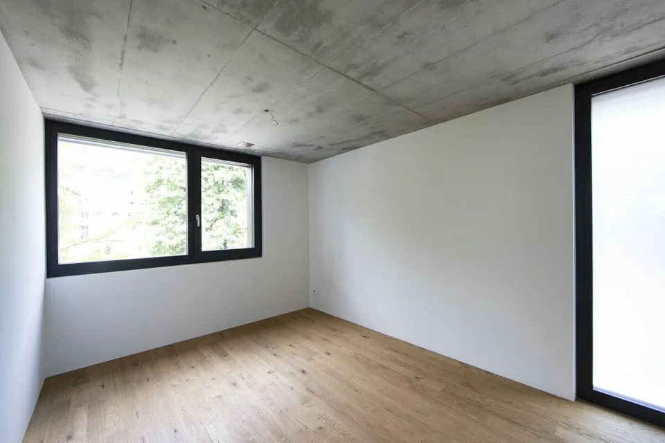 Moderne trifft auf Beton - 3.5 Zimmerwohnung an top Lage zu vermieten