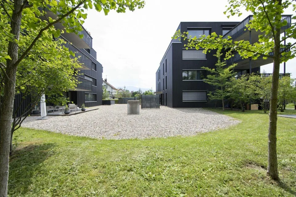 Moderne trifft auf Beton - 3.5 Zimmerwohnung an top Lage zu vermieten