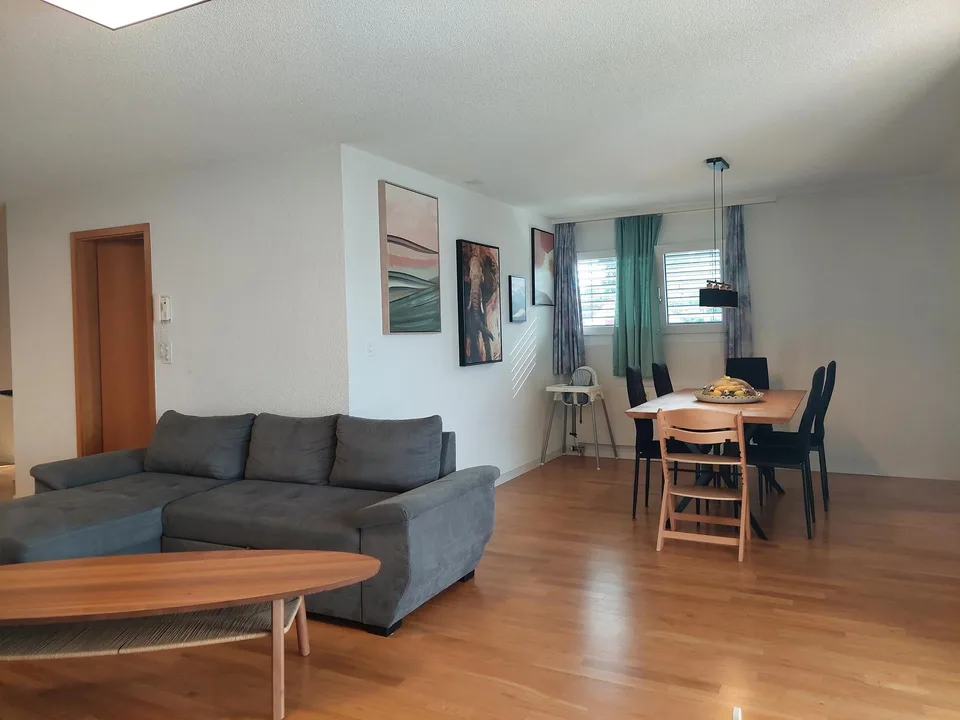 Zentrale 3.5 Zimmerwohnung nahe Autobahnanschluss