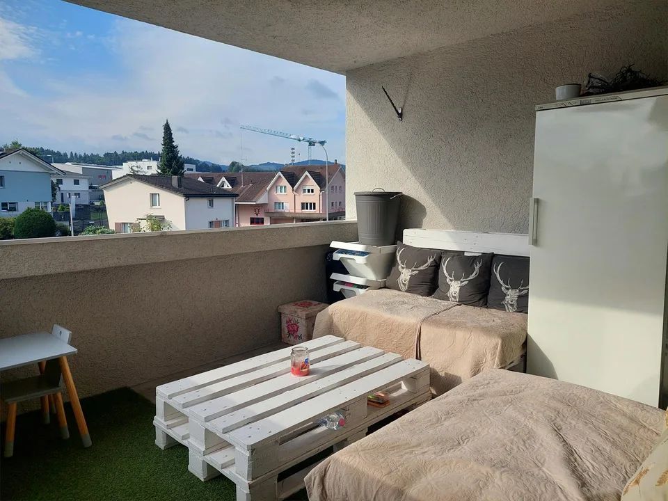 Zentrale 3.5 Zimmerwohnung nahe Autobahnanschluss