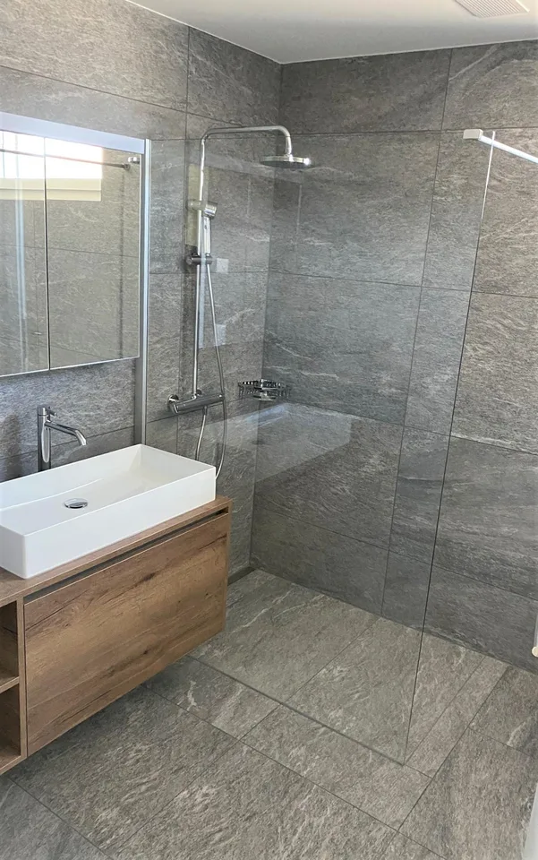 Moderne Erdgeschosswohnung in steuergünstiger Seegemeinde