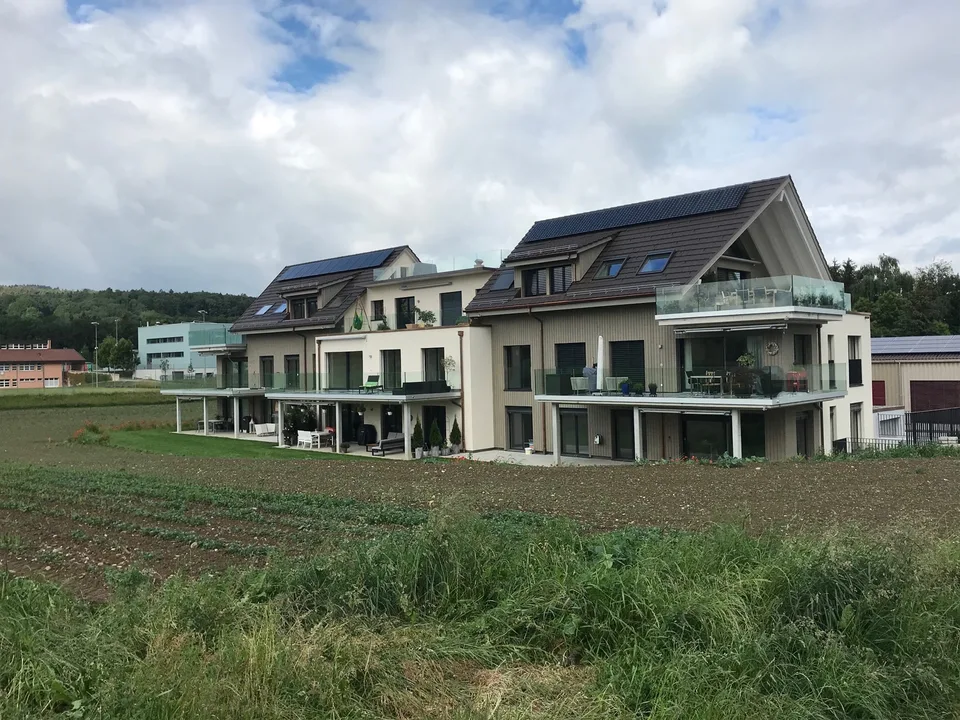 Moderne Erdgeschosswohnung in steuergünstiger Seegemeinde