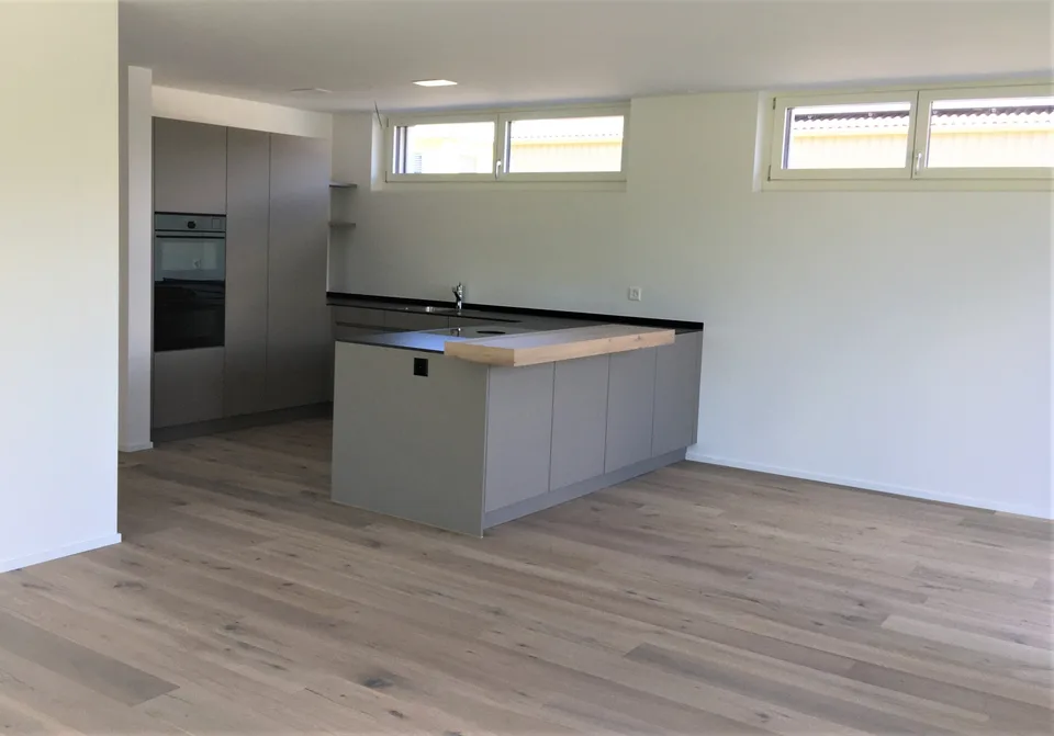 Moderne Erdgeschosswohnung in steuergünstiger Seegemeinde