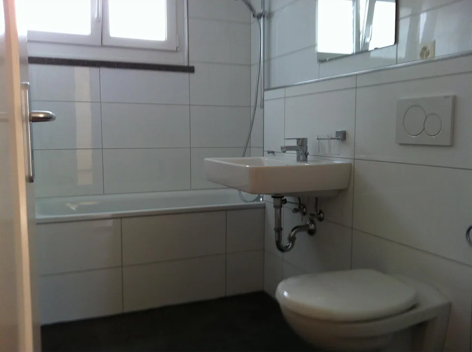 4-Zimmer-Wohnung mit Balkon, Breitequartier